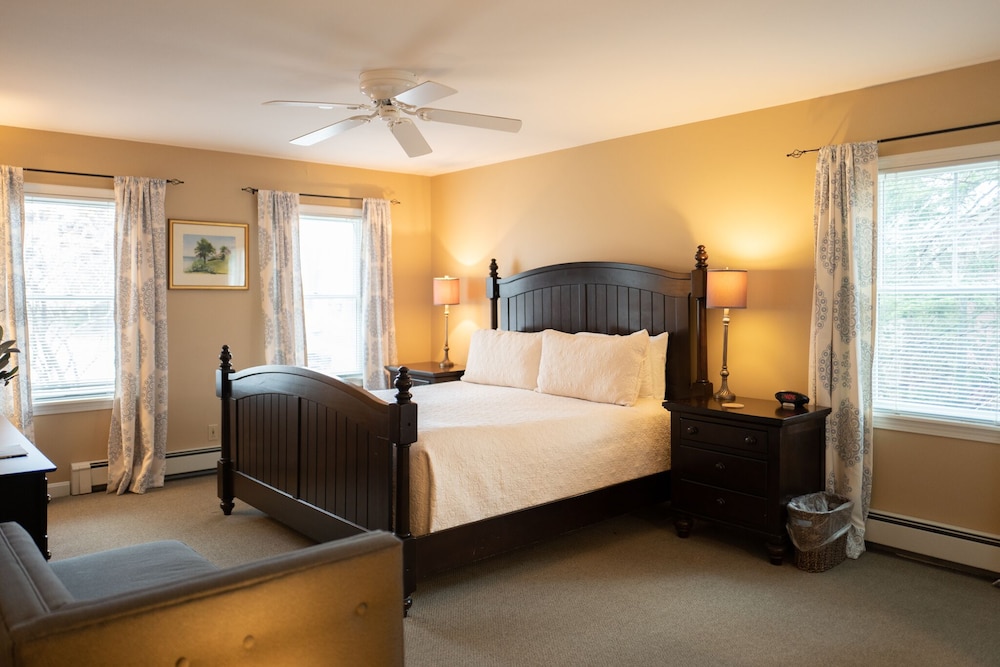 Senior Double Room, Ground Floor