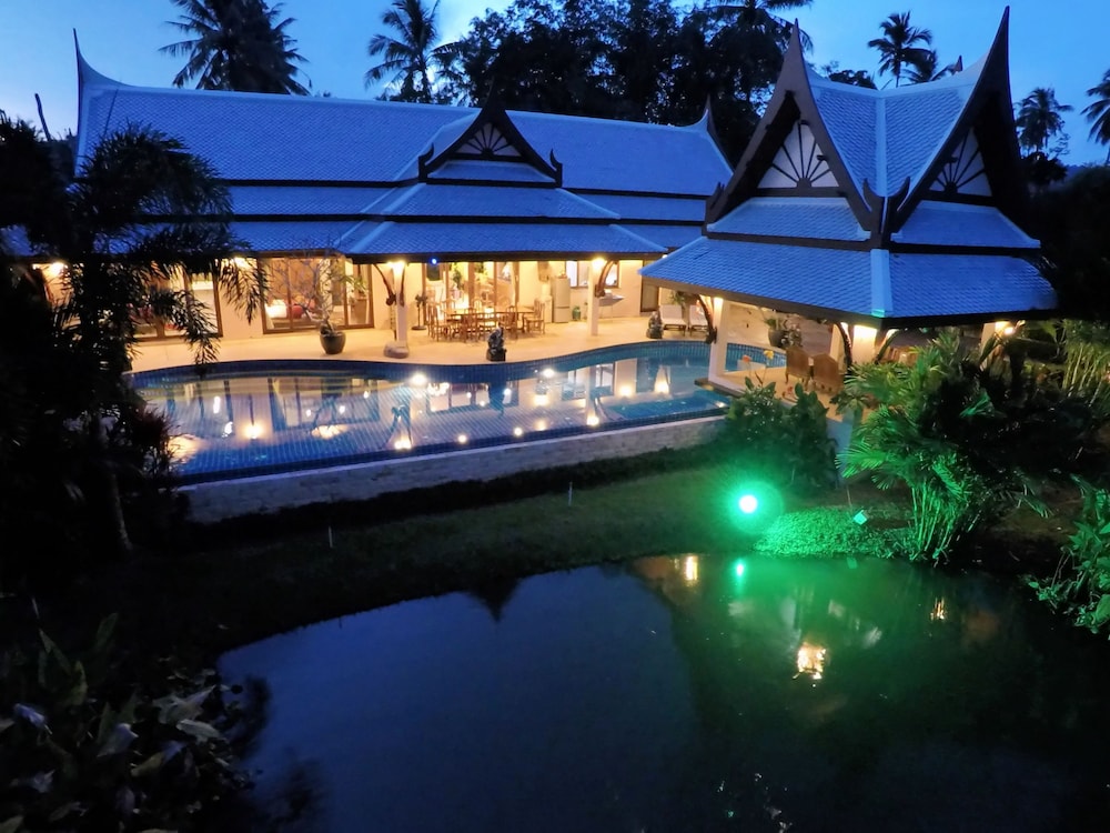 Whole Villa Using Just 1 Bedroom For 2 Adults photo 3