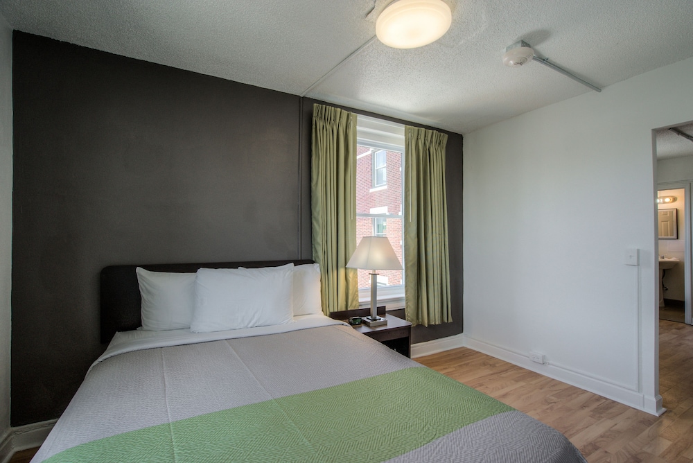 Suite, 2 Queen Beds, Non Smoking