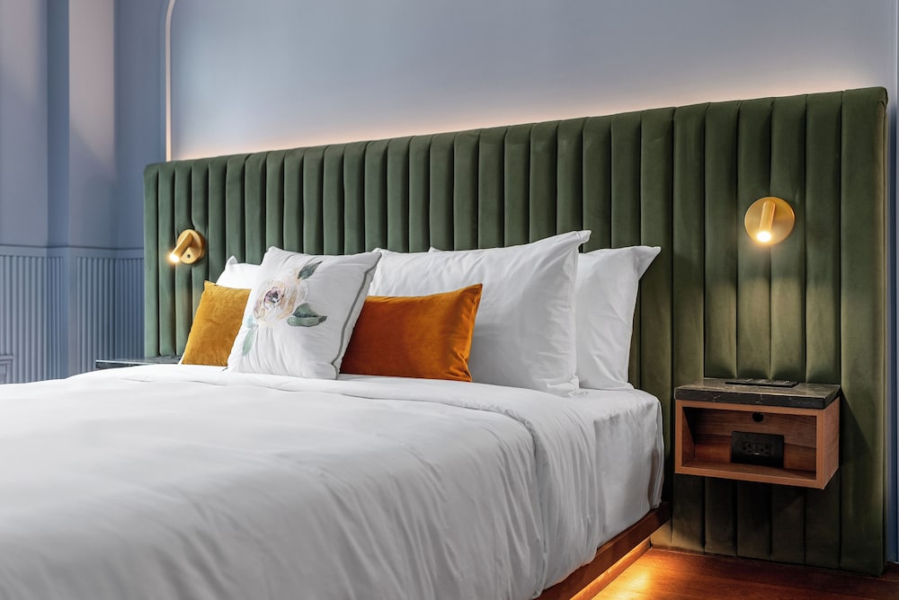 Premium Suite, City View