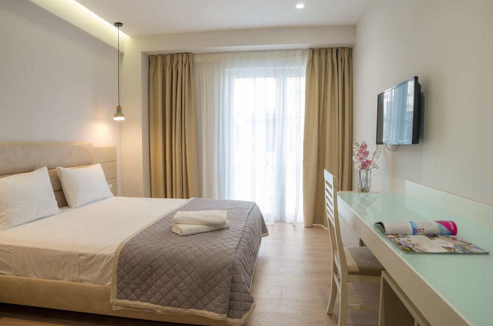 Deluxe Double Room, Balcony, Sea View photo 3