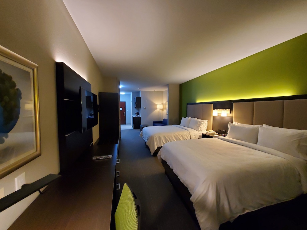 Suite, 2 Queen Beds (Additional Living Area) - Photo 1