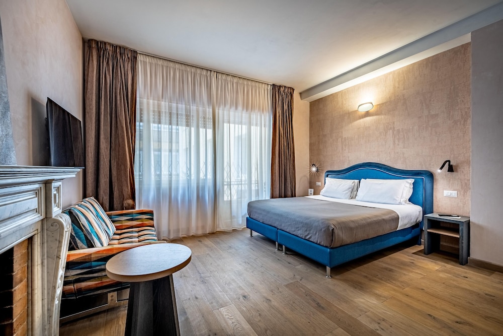 Deluxe Double Room, 1 Queen Bed photo 1