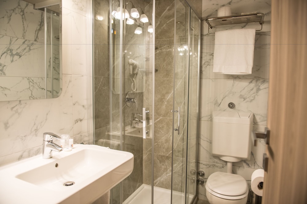 Superior Double or Twin Room - Photo 7