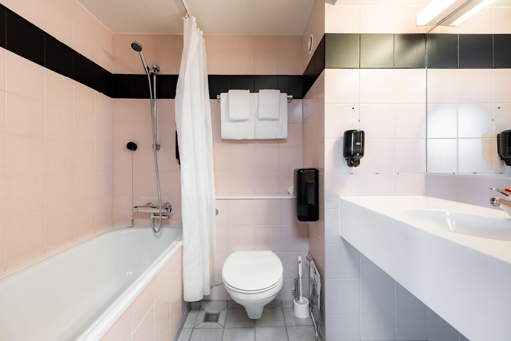 Standard Twin Room - Photo 6