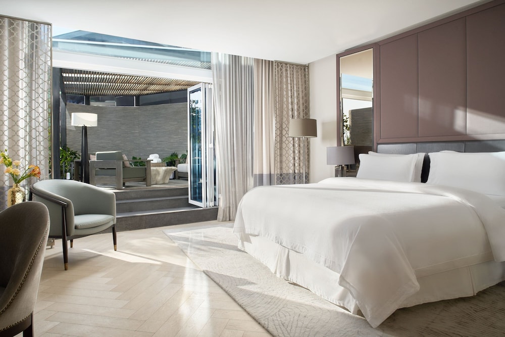 Grand Room, 1 King Bed, Terrace