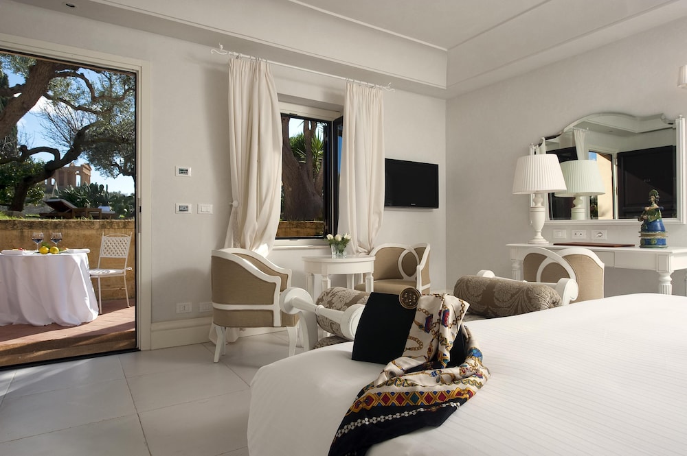 Deluxe Room - Photo 3