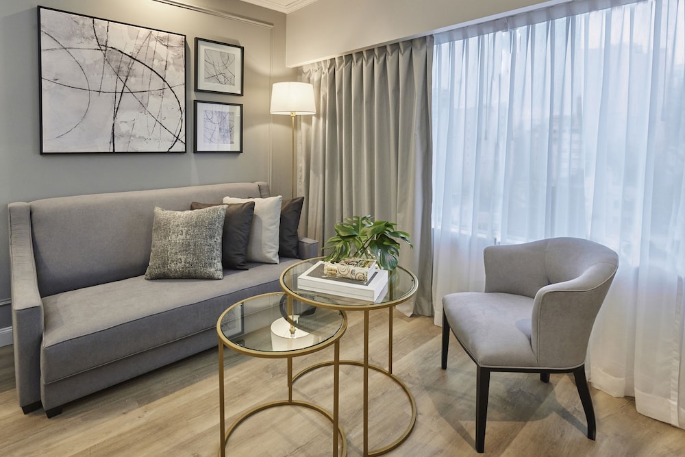 Deluxe Room, 1 King Bed, City View