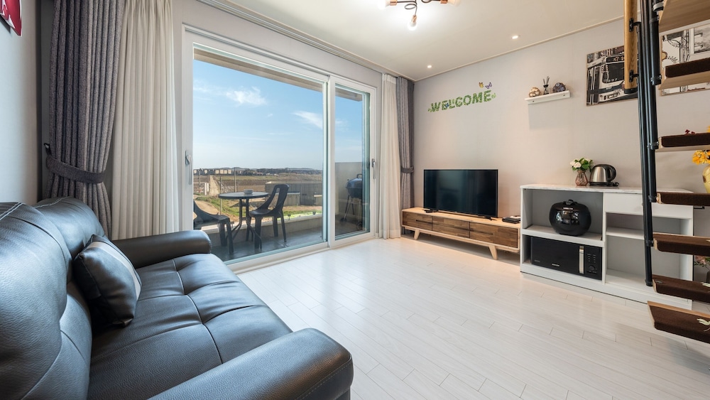 Basic Room, 2 Bedrooms (Room 203 (Duplex 6 Pax/Private BBQ))