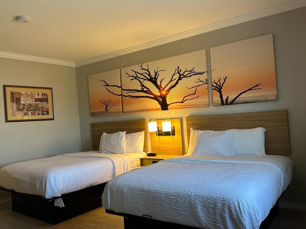 Room, 2 Queen Beds, Non Smoking - Photo 3