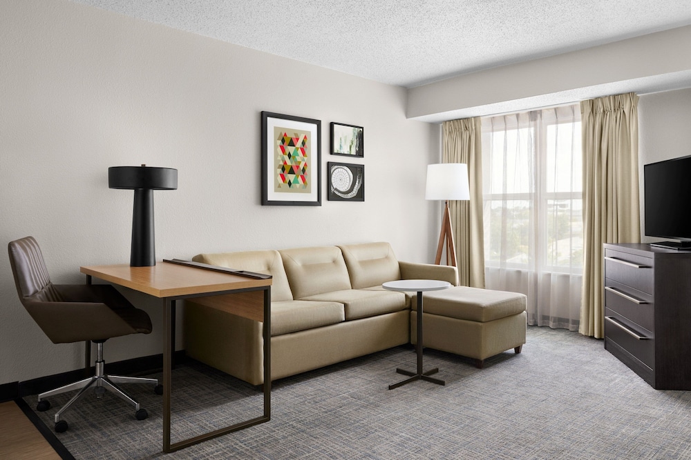 Suite, 1 Bedroom - Photo 1