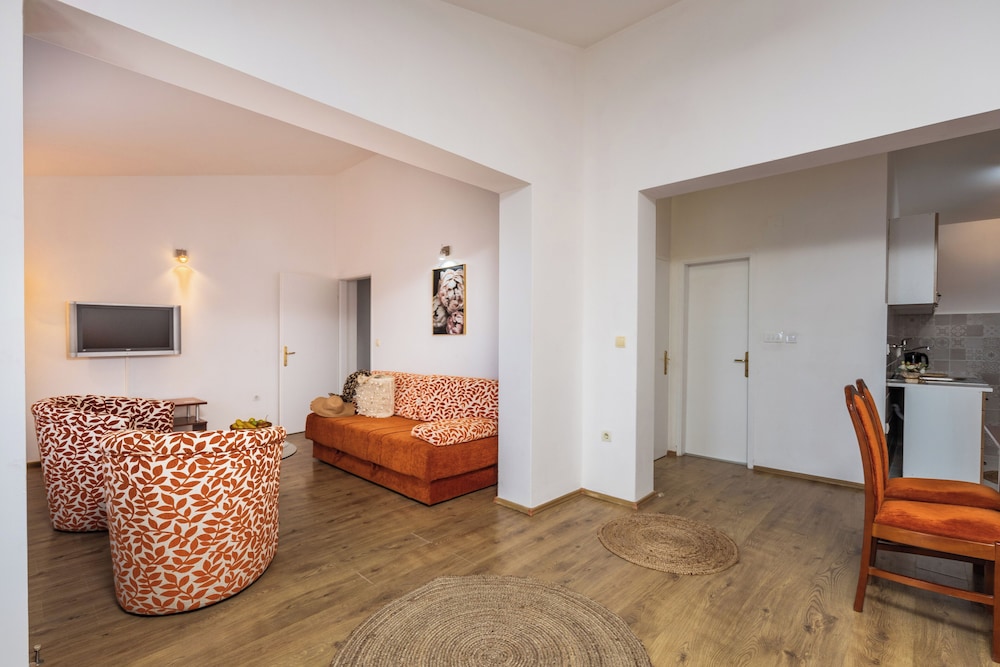 Premium Apartment, 2 Bedrooms, Sea View - Photo 3