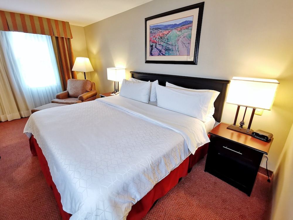 Standard Room, 1 King Bed - Photo 2