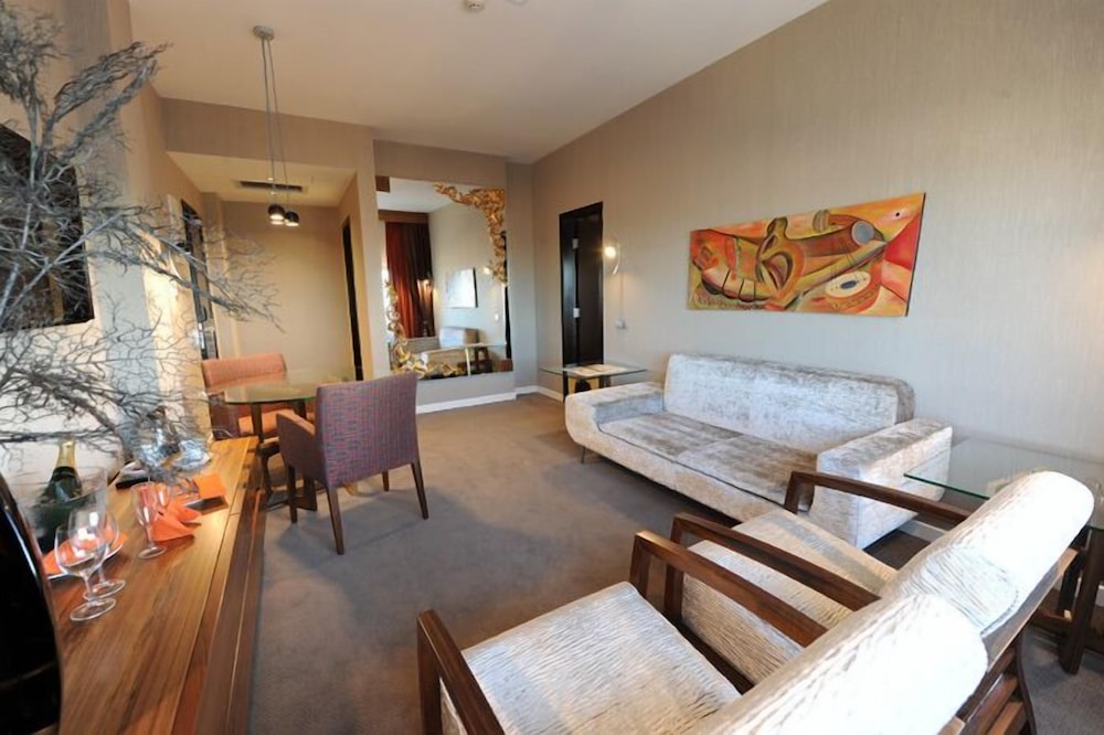 Suite executive photo 2