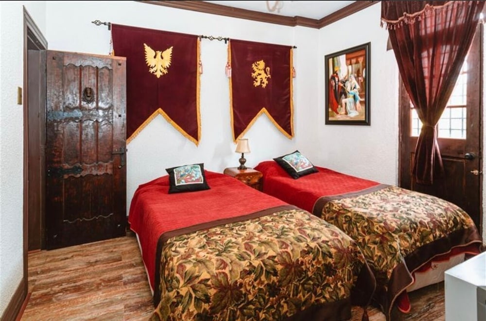Standard Double or Twin Room photo 3