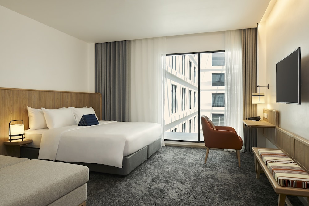 Biggy King Courtyard