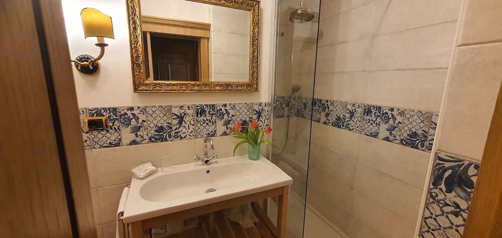 Classic Double Room - Photo 6