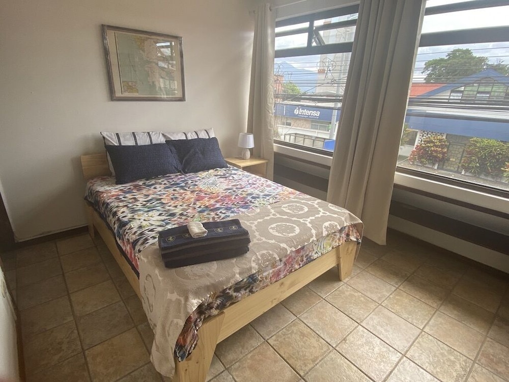 Executive Apartment, 1 Queen Bed, Non Smoking, Mountain View photo 1