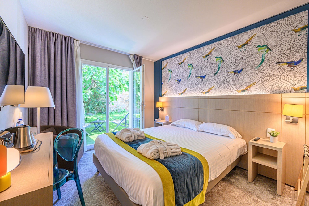 Comfort Room, 1 Queen Bed, Non Smoking, Terrace