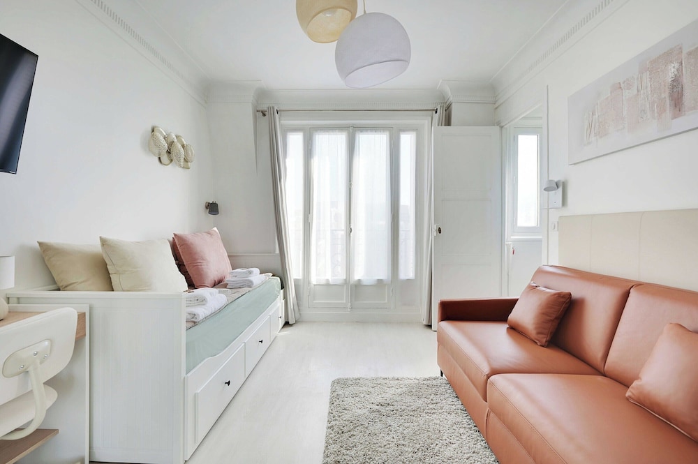 Apartment photo 2