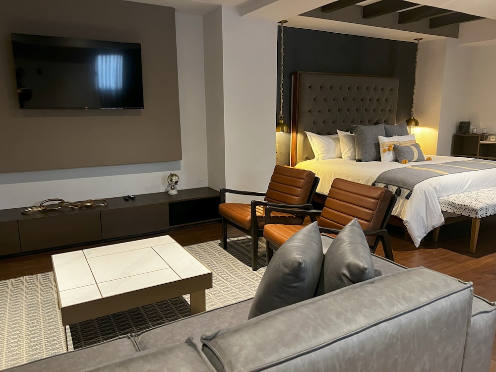 Honeymoon Room photo 3