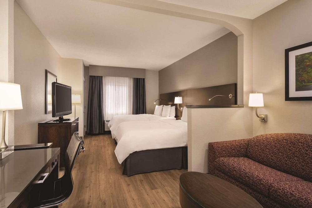 Room, Multiple Beds, Non Smoking photo 1