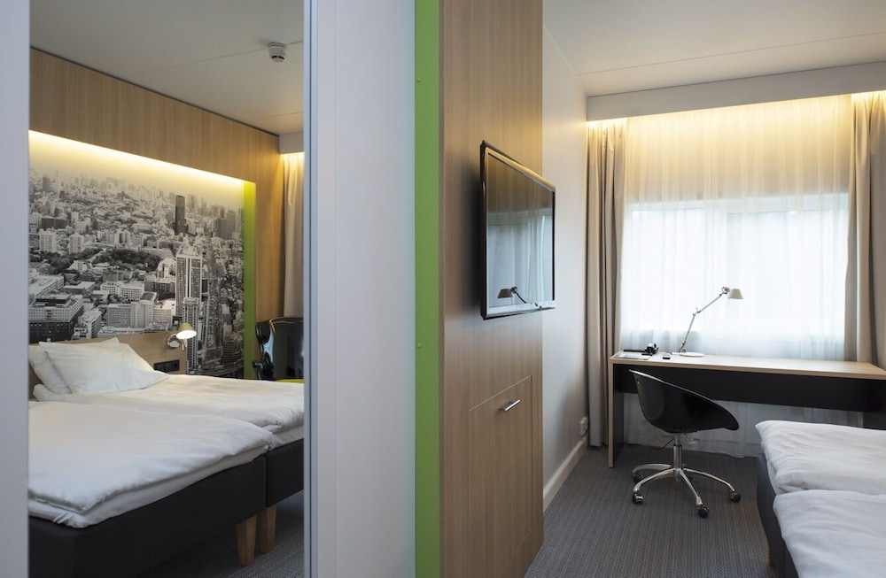 Room, 1 Queen Bed, Accessible photo 1