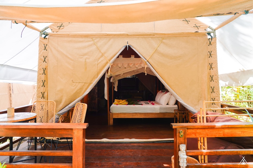 Luxury Tent, 1 Bedroom, Private Bathroom photo 3