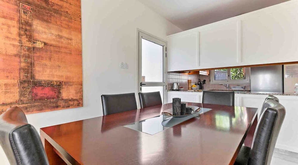 Villa photo 3