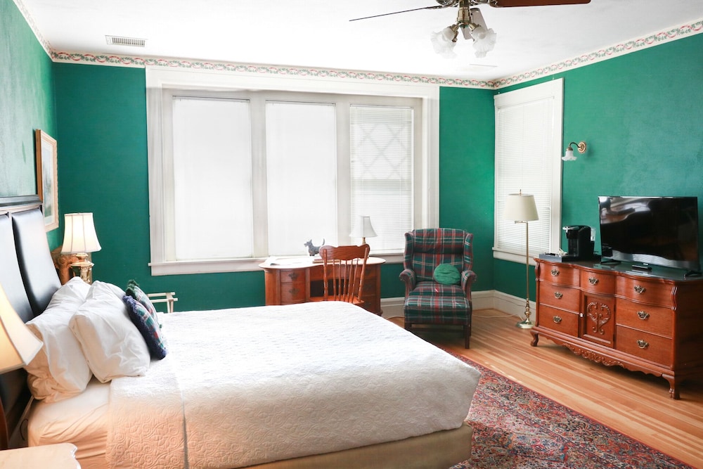 Falls Room photo 2