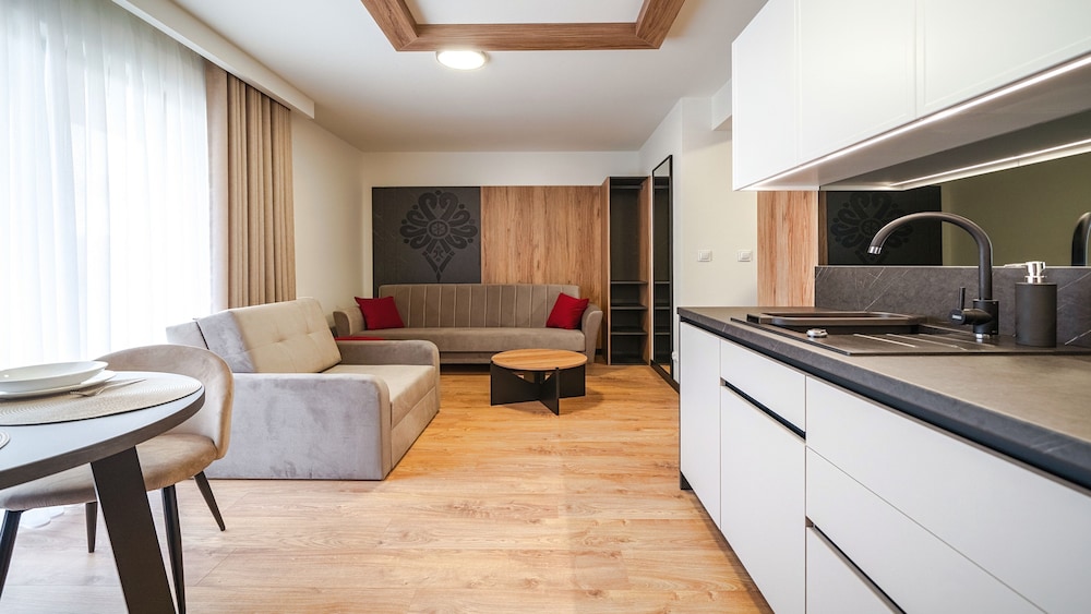 Studio (P7) photo 2