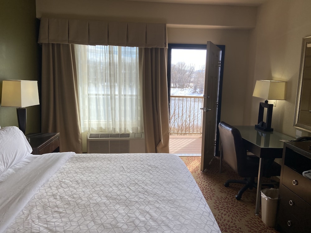 Suite, 1 King Bed with Sofa bed, Balcony - Photo 4