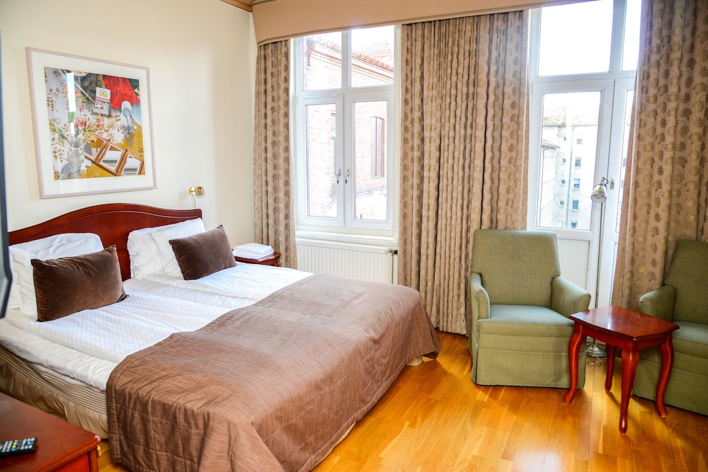 Standard Double or Twin Room - Photo 22