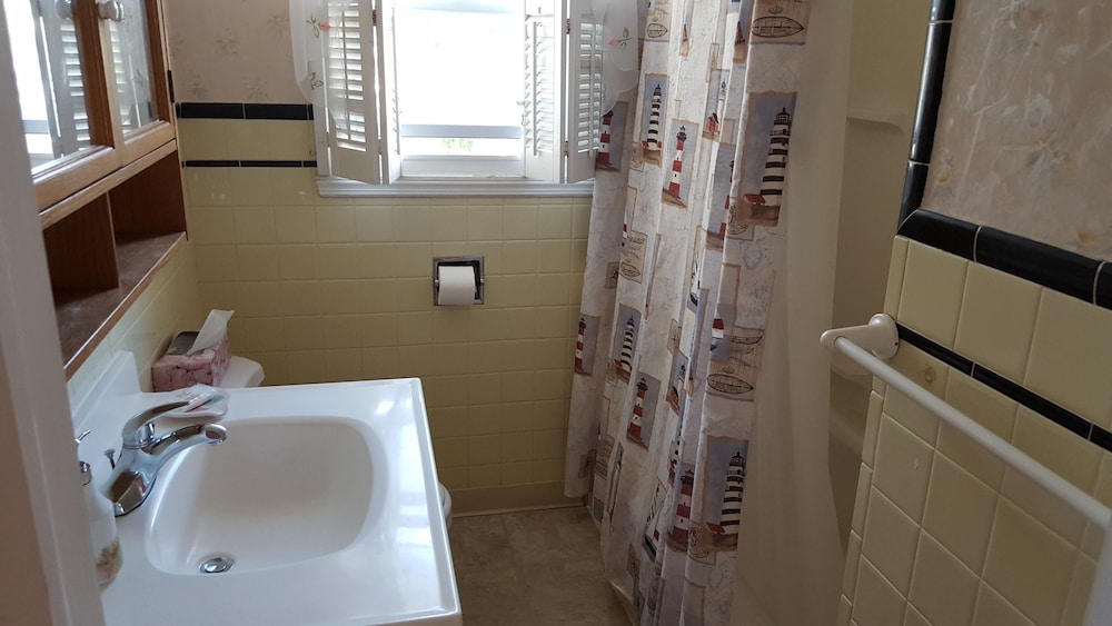 Family Duplex (Entire First Floor) photo 3