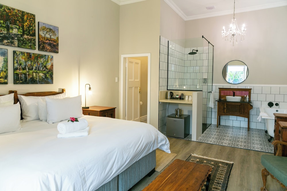 Executive Room - Photo 13