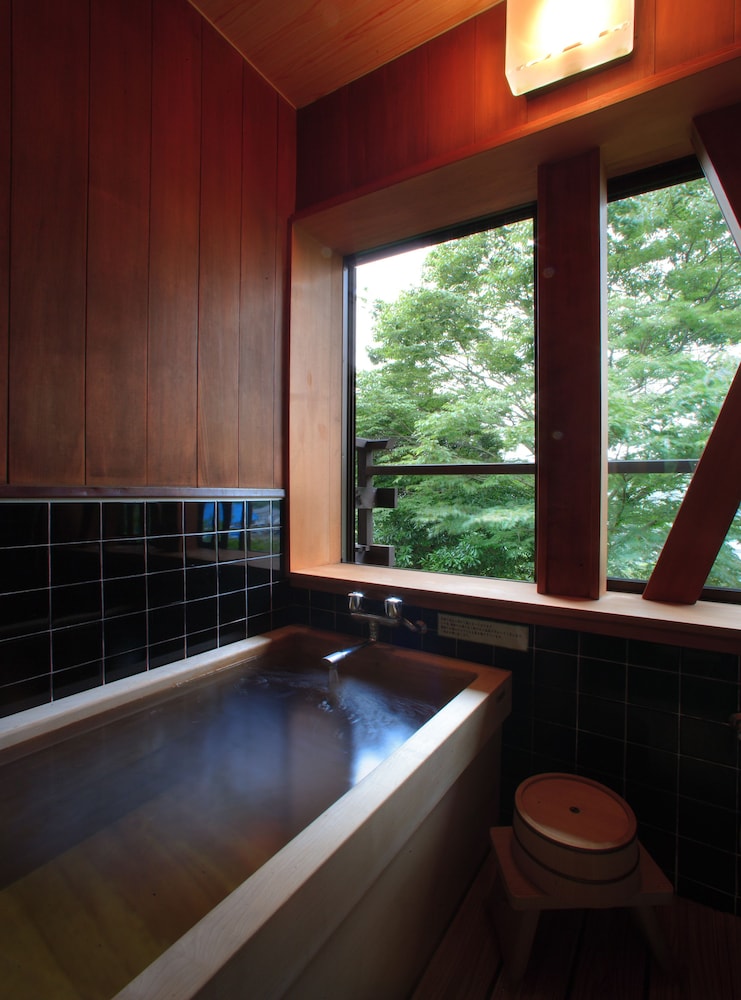 Japanese-Style Room with Hinoki-Bath - Photo 2