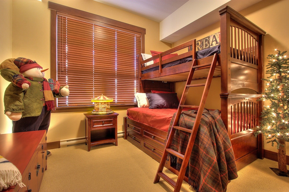 Apartment, 2 Bedrooms (2 Bedroom Executive W/Hot Tub) photo 1