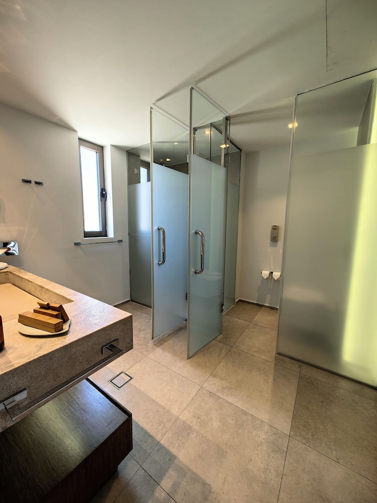 Executive Suite with Two Bedrooms Swim-up with Sharing Pool - Photo 18