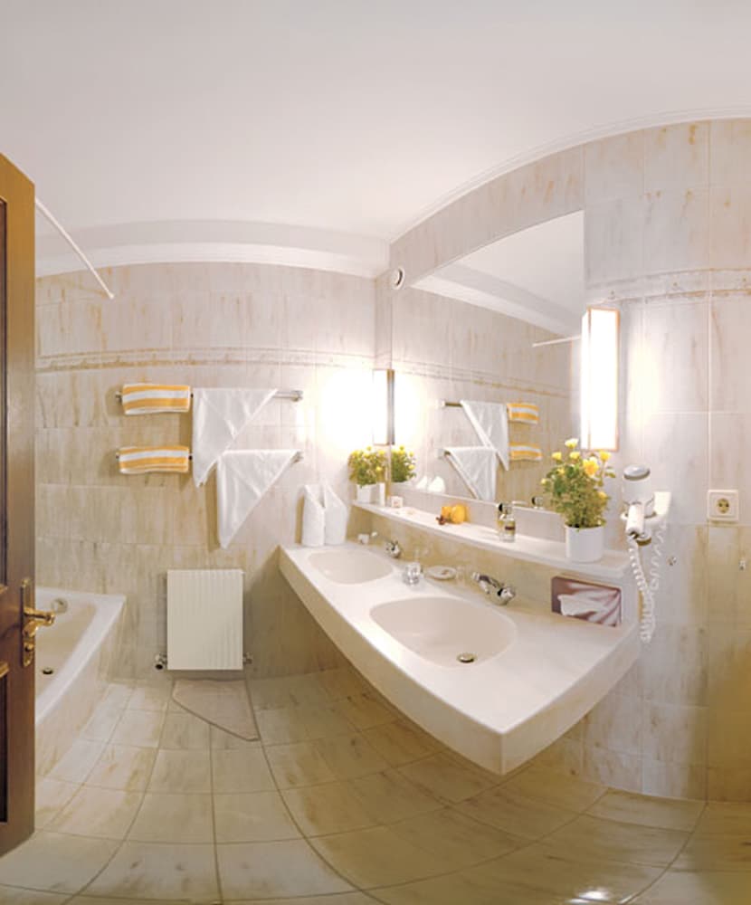 Junior Suite (Large) photo 2