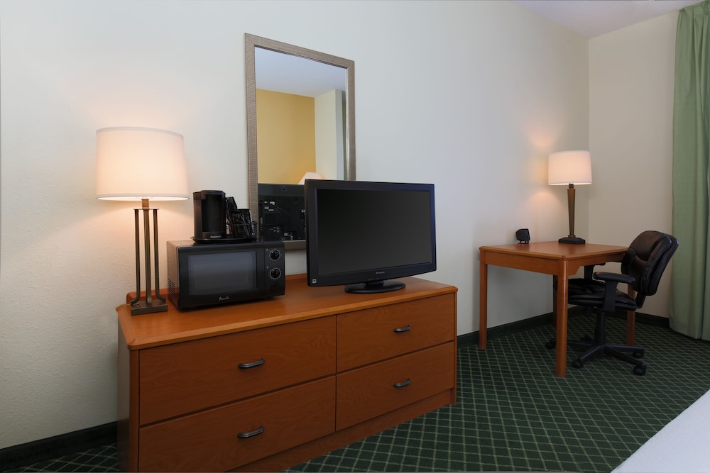 Suite, 1 King Bed with Sofa bed, Non Smoking - Photo 2