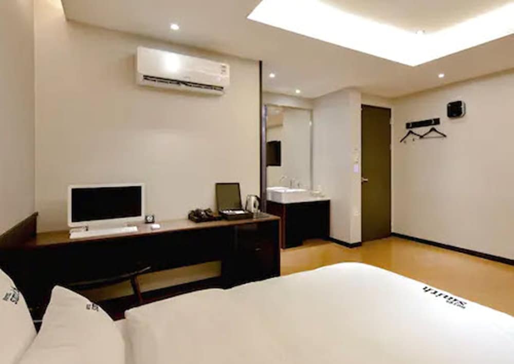 Standard Room photo 3