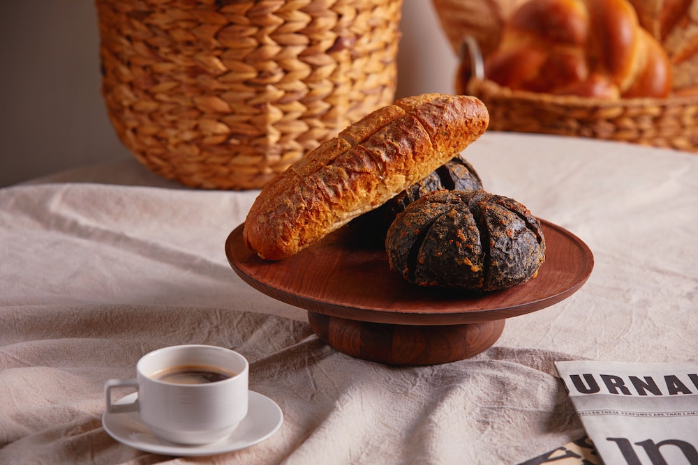 [Bakery PKG] [WEST] Suite(Kitchen/lake view/bed) - Garlic Bread 2EA + 2 Cups of Americano - Photo 7
