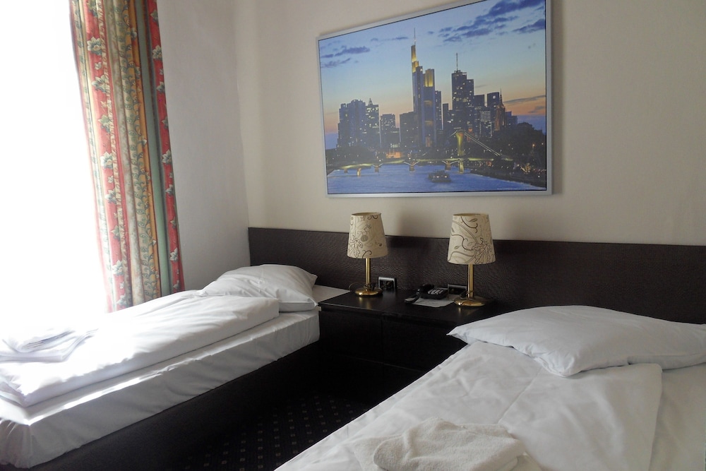 Twin Room - Photo 4