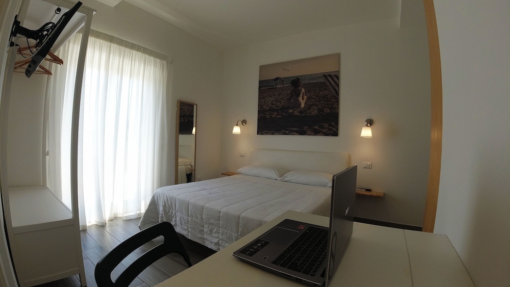 Deluxe Double Room photo 3