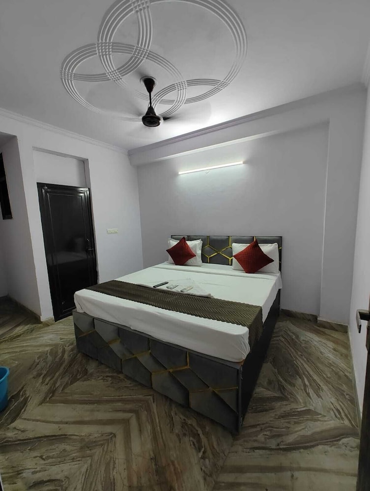 Deluxe Room - Photo 8
