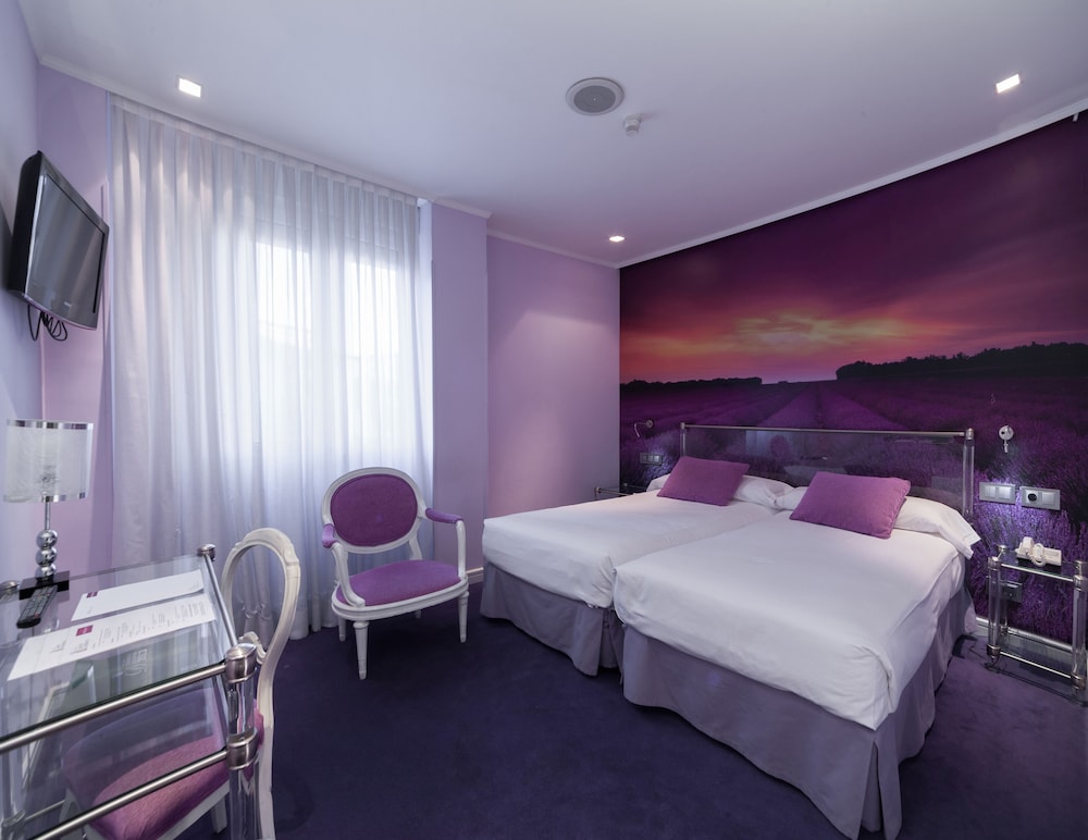Standard Double or Twin Room - Photo 5