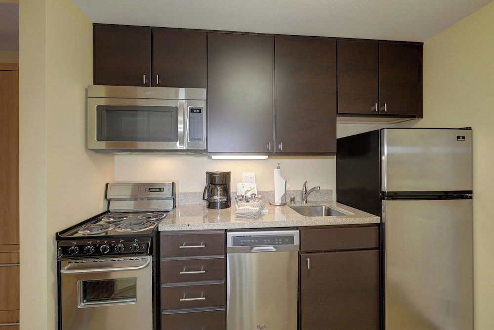 Suite, 1 Bedroom (Mobility/Hearing Accessible, Tub), photo 6