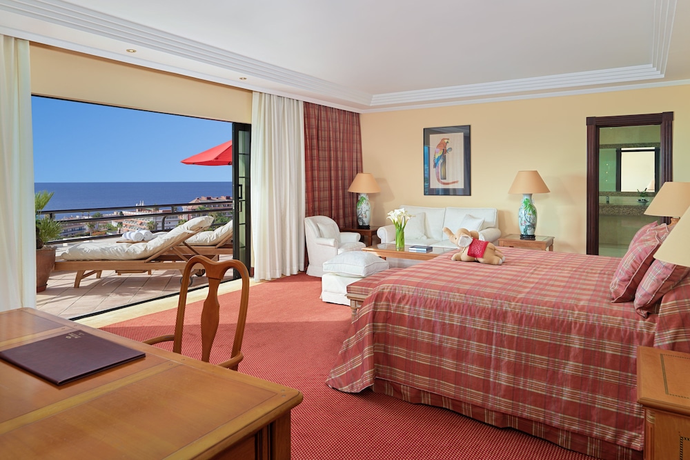 Presidential Suite (Penthouse), Balcony thumbnail 5