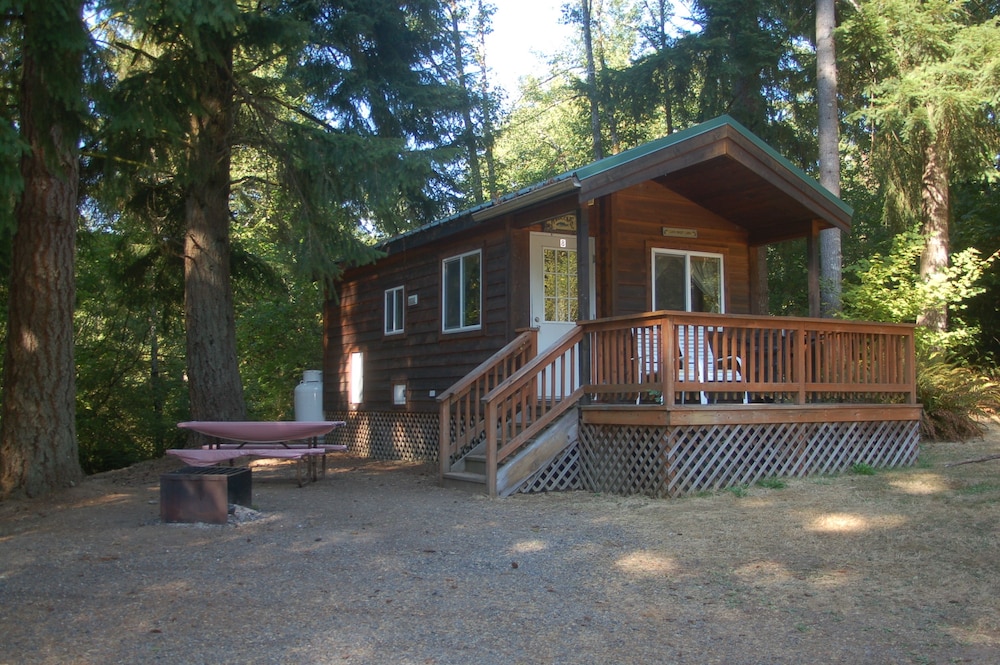 Cottage, Multiple Beds, Non Smoking, Kitchen (Linens Included, Pets Permitted) photo 3