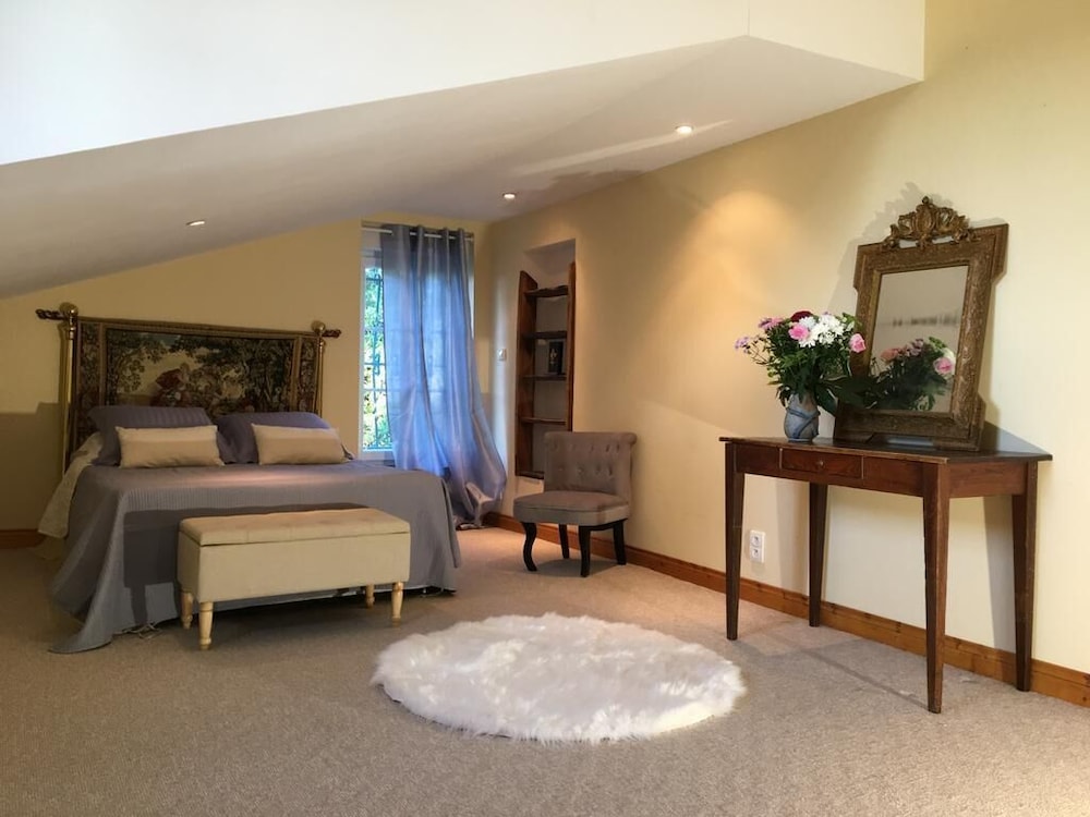 Family Suite, 2 Bedrooms, Pool Access, Garden View photo 1